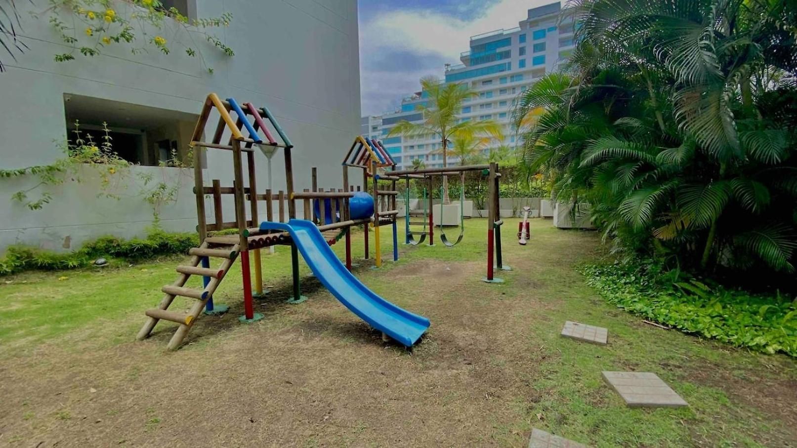 Spectacular Ocean View - Direct Access Apartment *