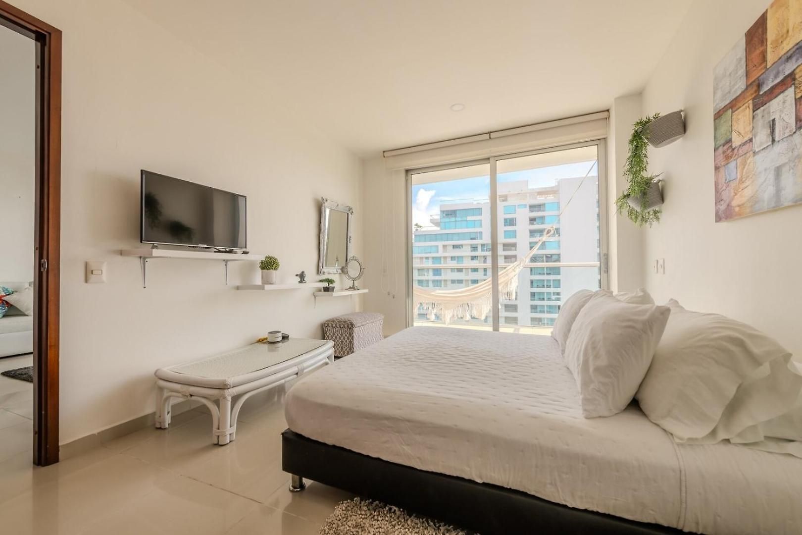Spectacular Ocean View - Direct Access Apartment *